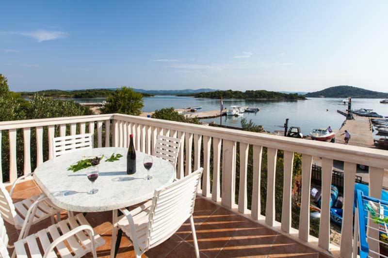 Apartmani Mudronja Murter Bagian luar foto