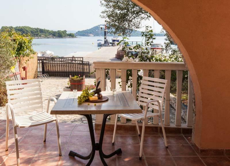 Apartmani Mudronja Murter Bagian luar foto