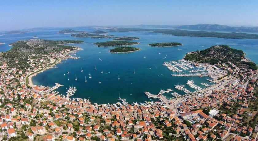 Apartmani Mudronja Murter Bagian luar foto