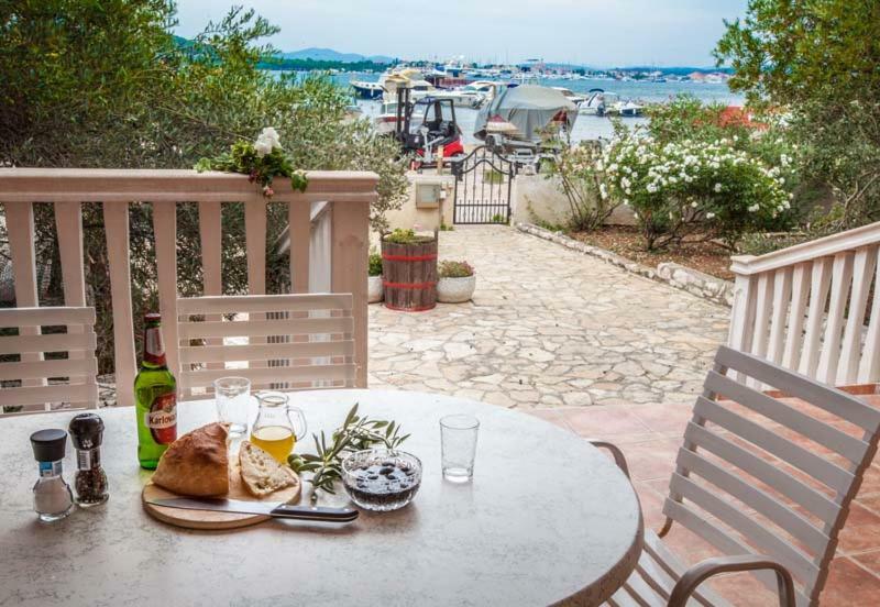 Apartmani Mudronja Murter Bagian luar foto